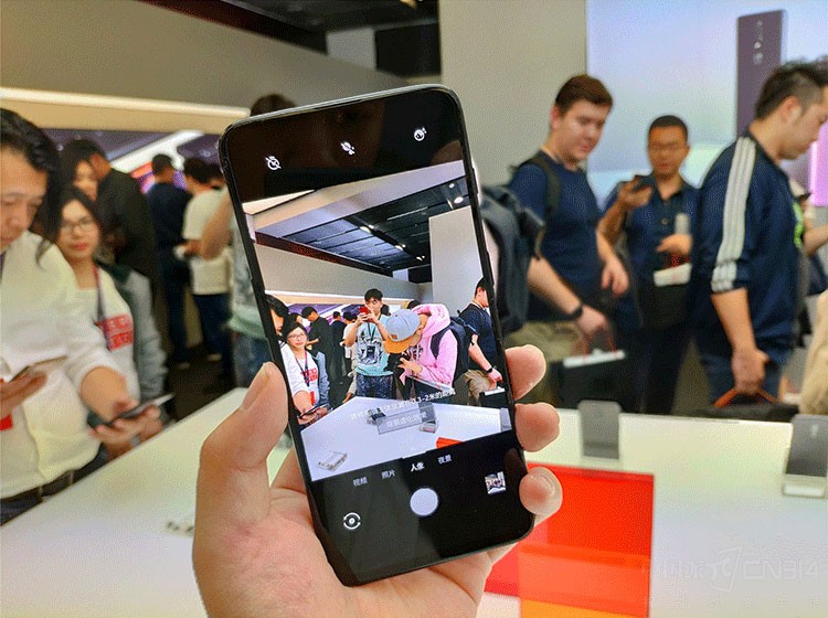 ʵ������Ҳ�ܷ��֣�����Ч��������������ʵ���նȲ����ߵ�����⻷����Ҳ�ܻ�ò�����ϸ�ڿ̻���ɫ�ʷ���Ҳ�Ƚ�׷��ԭ��ʵ����ɫ�ʵ����Ȼ������ϲ����