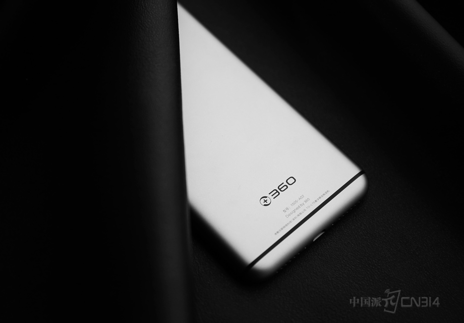 �����·������360�Լ�Logo�����³����Լ���Ѫ����