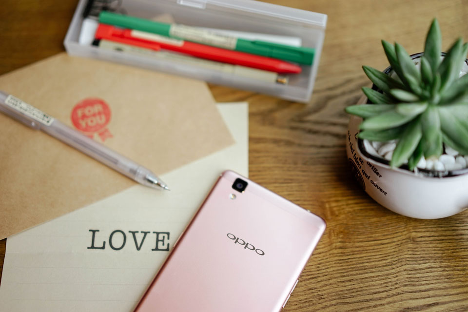 ����Ӳ�����ø�Ϊ���㣬���OPPO R7��OPPO R7 Plus��OPPO R7s�����˽����Ϊ���е�õ���ɫ��ʱ����ϢҲ����ΪŨ��������������˲����Fashion Icon��Ҫ��ʱ��Ů�Ի��߿��˶���Ҳ���������ڡ�