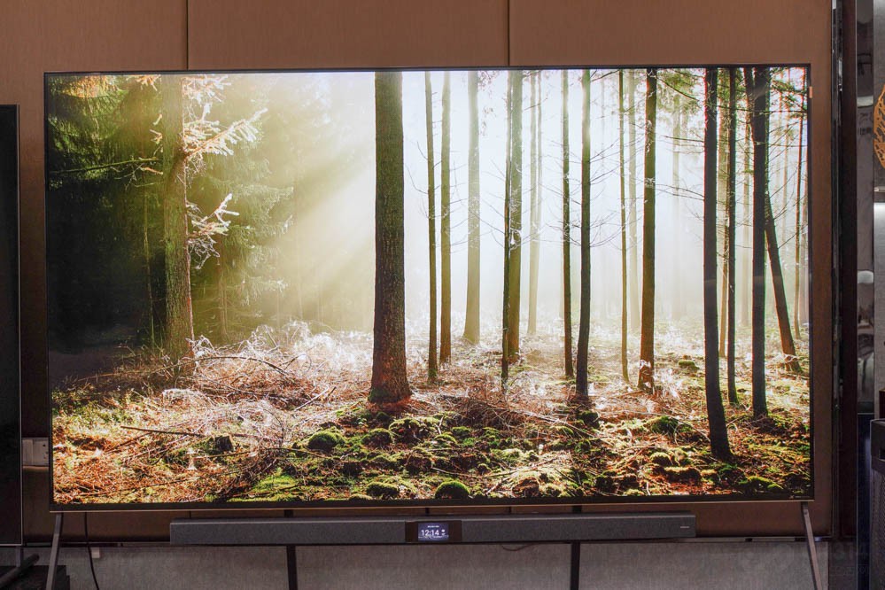 客厅变IMAX影院 TCL巨幕智屏98X9C赏析 TCL