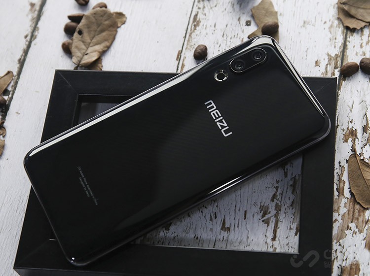 ���⣬����16s��ӵ���ǻ�AI����ʶ���ܣ����񡢷羰��ֲ����ʳ�����....���������������ճ������м������еĳ�����16s��Ӱ������������ʶ�������ֲ�ͬ����Ӱ���������Զ�ƥ������㷨�����ĳ����ӳ��ʵĴ�Ƭ��