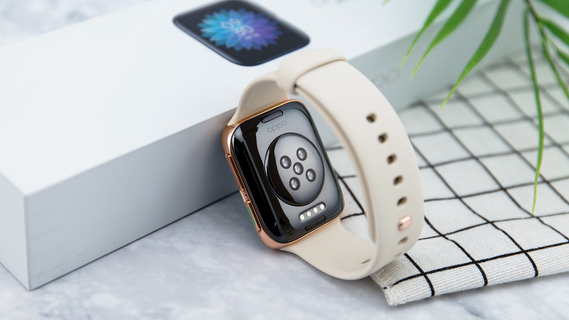 ͸˵˵ڹϵǿ֮ˡıǴģ봥ģ飬ʼ⹦ܿʱṩݣ˯˶ʱʱ֪Լǳģʽ21졢ģʽ40Сʱǲˮƽ