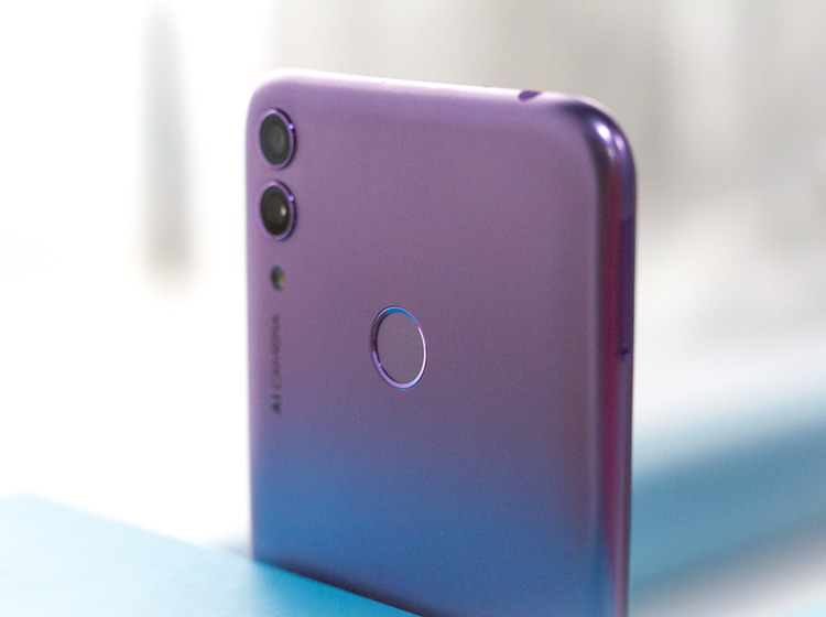 �ۼ۷��棬��ҫ����8Cӵ��2�����ã�4GB+32GB�����Ϊ1099Ԫ��4GB+64GB�����Ϊ1399Ԫ���û��Ѿ���10��8����������ͬ������ԤԼ������10��16������Vmall����������è��ƽ̨������