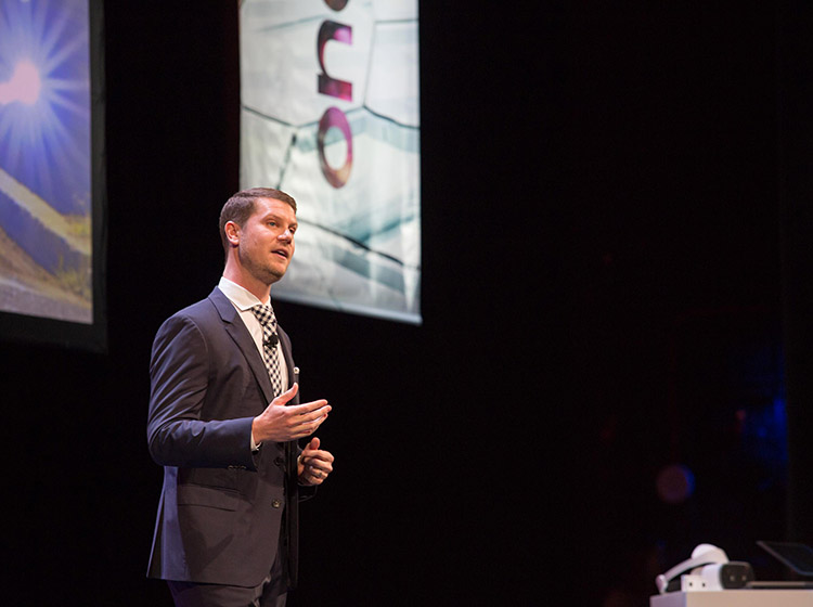 2018�����������������ԭоƬ�����AMD�Ͻ�Matthew Zielinski���α��������˼�ƽ�����ҵ���ܲá���Ԫ�����λ����С�������Ҳ����̾���ѣ�