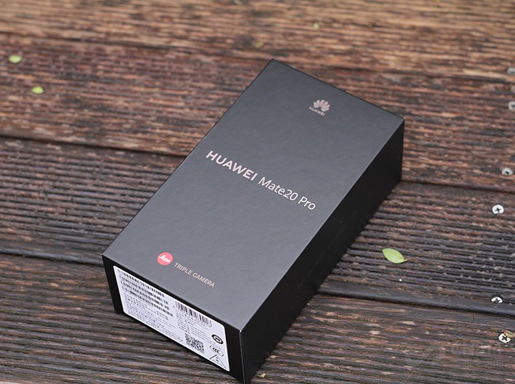 ����ʱ��10��16����9�㣬��Ϊ��ʽ���׶ؾٰ�����Ʒ�����ᣬΪ���Ǵ�������ȫ�µ�Mate 20�콢ϵ�У��������ڼ仪Ϊ Mate 20 Pro�Ľ���ռ���˴�����ƪ����������࣬��ֵ�����������ڴ��ˣ�