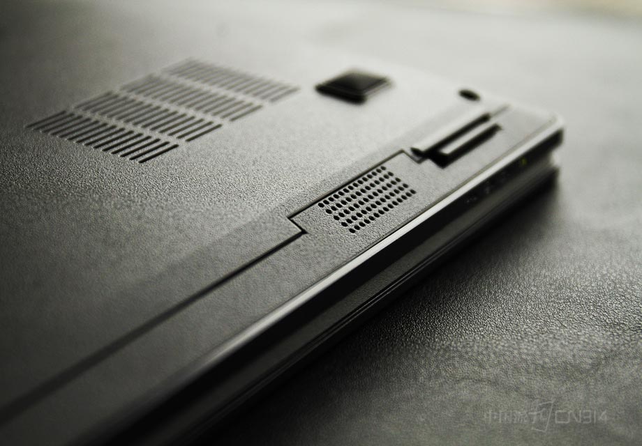 �û�ӵ��8GB�ڴ��1TBӲ�̵ĸ����洢�����ڴ洢���������ᵽ�Ĵ�����Ϸ��˵����û��ʲôѹ���ģ��û����Է�һ�ٸ��ġ�