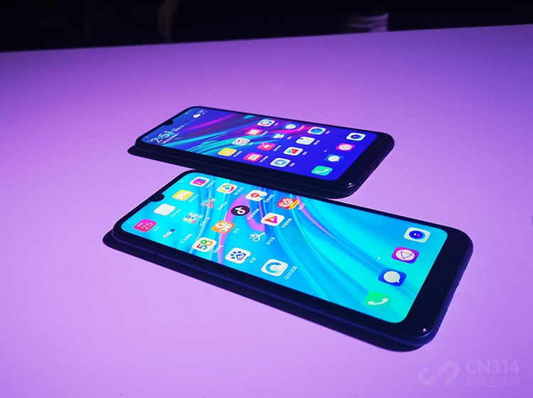 ���⣬����ֻ�ӵ�������ء���ʯ���ͻ�ҹ�����ֿ�ѡ��ɫ����û��ָ��ʶ���ܣ��ۼ�Ϊ999Ԫ��