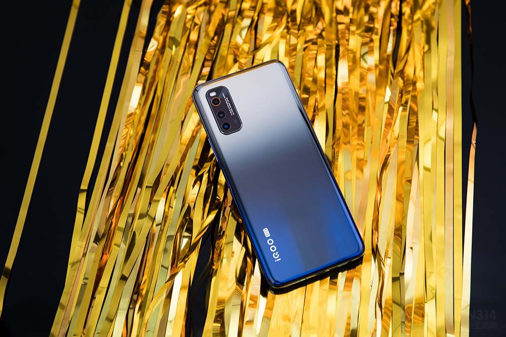 iQOO Neo3ˮƽضʹȫõĵģ4500mAhأõSuper FlashCharge似繦44W58ӳ100%ͨҵȽĵɱüFFCתʸߴ97%ֻû١Ѫ