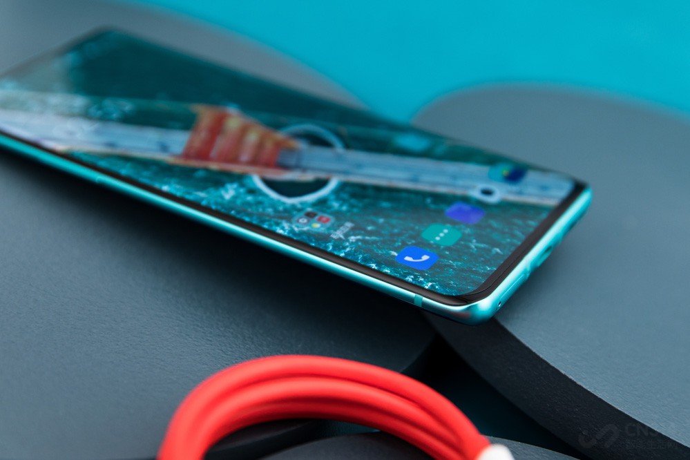 Ȼǡ󱭡һ 8֧˸ˢʣˢʴ90Hzÿˢ90棬ʹĻԲָķѸ־׼Ϸ˳