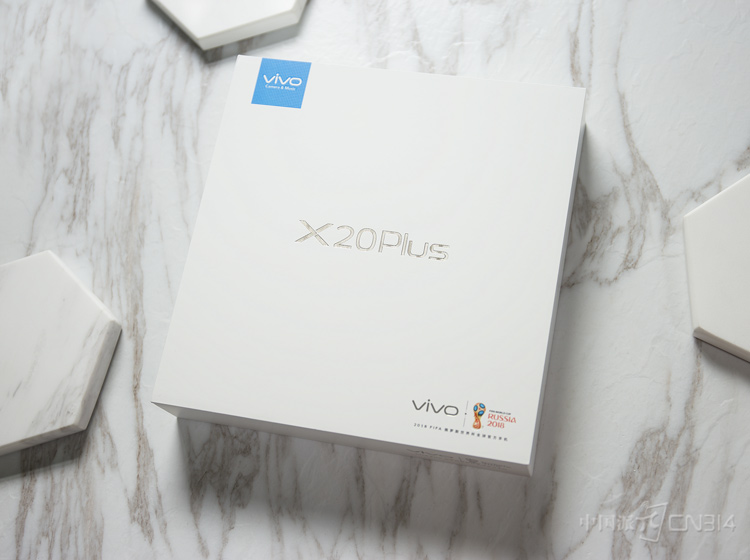 �ϸ��£�ȫ�����ֻ�vivo X20��X20 Plus�ڱ���������X9s������X20���Ŀ�ԽҲ֤������ʱ���ĵ�������vivo X20�������г�������֮��vivo X20 Plus��ʽ����Ԥ�ۡ�