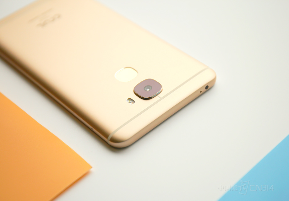 �⻬�Ļ��������ڹ���֮�³����˽������е������ʸУ����˽�����˷�֮�⣬���ɸı���S1���ڶ����䱸�˺��ⷢ�������ڼ����ڴ��Ͼ���ң�ؼ����豸����ֱ�����˸�������