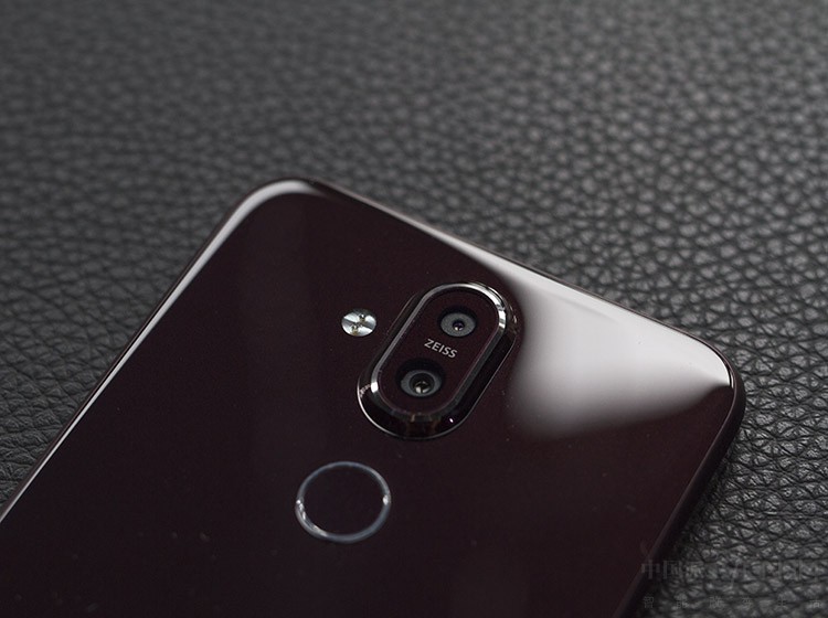 ��ͷ�������ǵ¹�֪����Ӱ��ѧ���ƿ�����˾��֤��˫�㾵ͷ��1200����������ͷ+ 1300�����ظ���ͷ��ȫ����˫�˶Խ����f1.8���Ȧ��������������IMX363��������֧��OIS��ѧ������Ӧ��˵���������Ǻܺÿ��ġ�