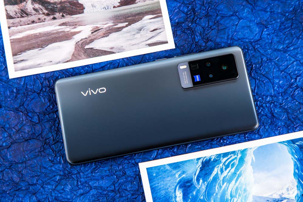 vivo˾ĺʲôɹջ˵˾ΪͷĶĤ뾵Ƭɫɢѣ⡢ϱߺ͹Ӱȹѧõ˺̶ܴȵĽƬʼߣɫʸʵϸAOAװջ󽵵˱Եڻа