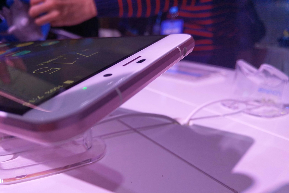 ��ħMOS1 max���ϲ����ý���һ�������ӿڣ��ǳ��򵥡�