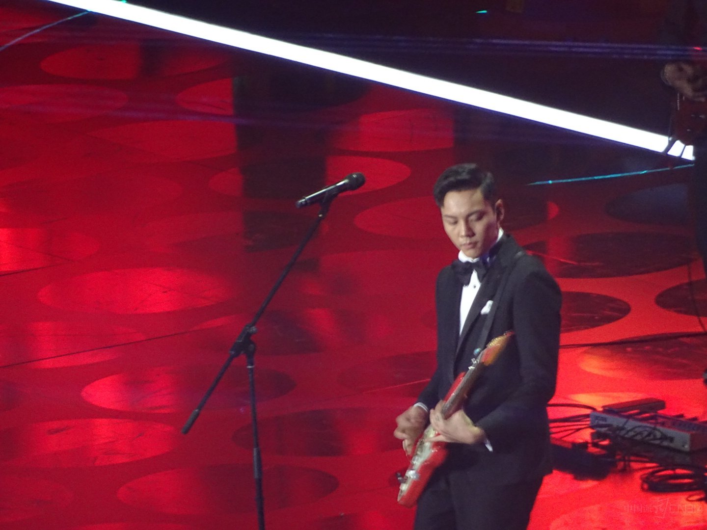 ���ź�ɫ��������װ�������������������Ѫ����Ԫ����ײ��ϴ���������ϲ��