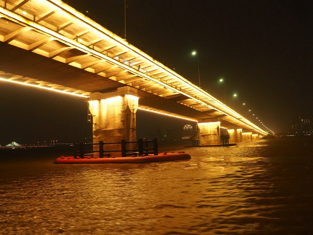 ��һ������֮�������8����ĵƹ����ͨ��һ�������ġ��󡱡����������ϲ���ʷ���ִ��ν�������Ӫ��������������߸������������о��۵ƹ������ġ�һ��������������ԡ��Ķ��ؾ��ۡ�