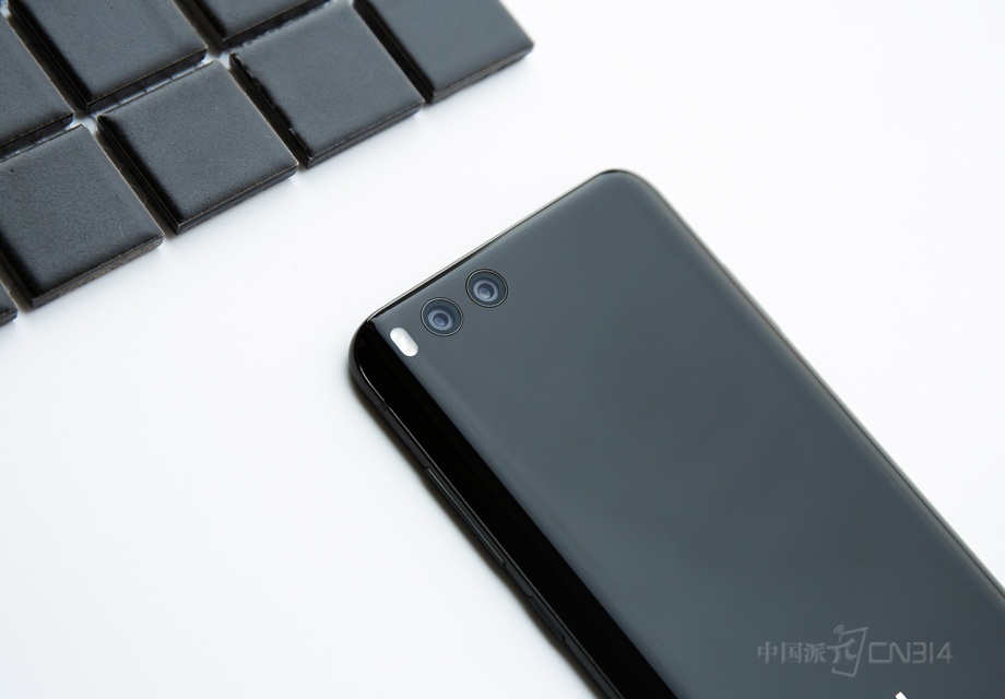 С��6��һ����������˫�㣬����ͷ������ iPhone7 Plus ��ͬ��˫�㷽������� + ������˫����ͷ��ϡ����У���ǿ��Կ��ĸ��㣬���������Կ��ø�Զ��