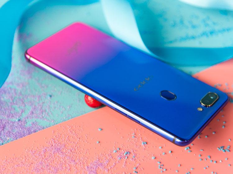 Ϊ�����ֻ���ɫ�ʸ��Ӻ�гͳһ��OPPO����R15���ư���п������������������գ��������������뵽�����ϣ��û����ʸ��㹻������������