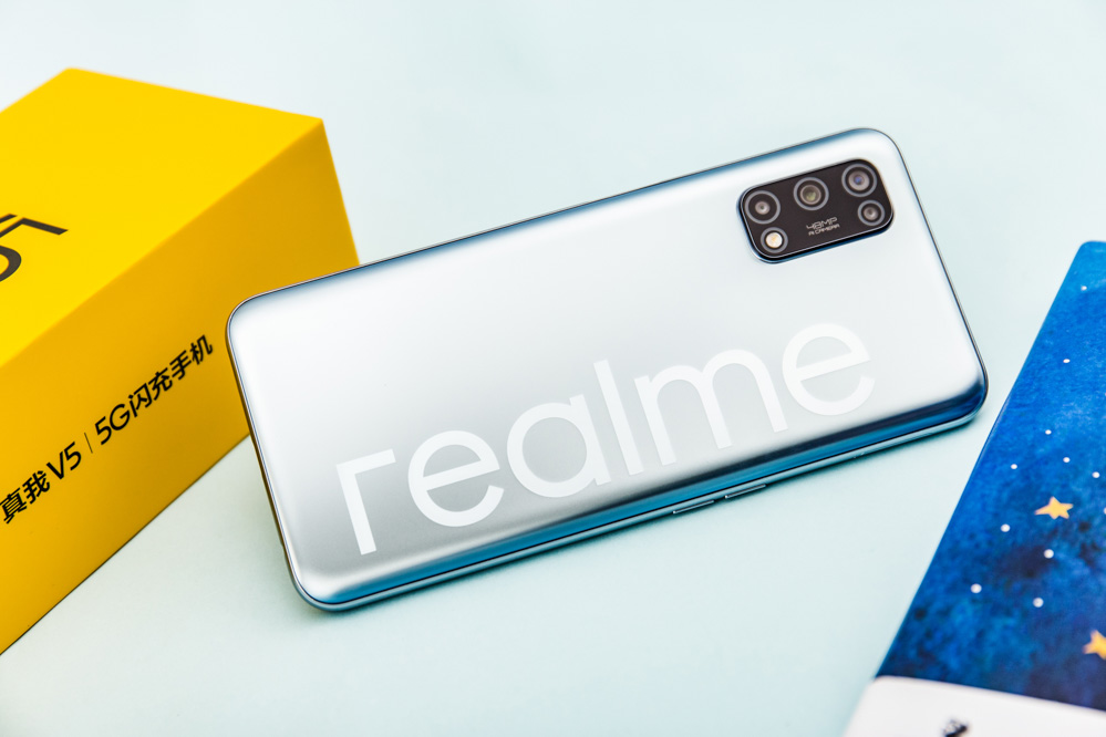 realme V5ꡢ֮⡢ɫУĻڷǳܻӭĴlogoƣԼۡ
