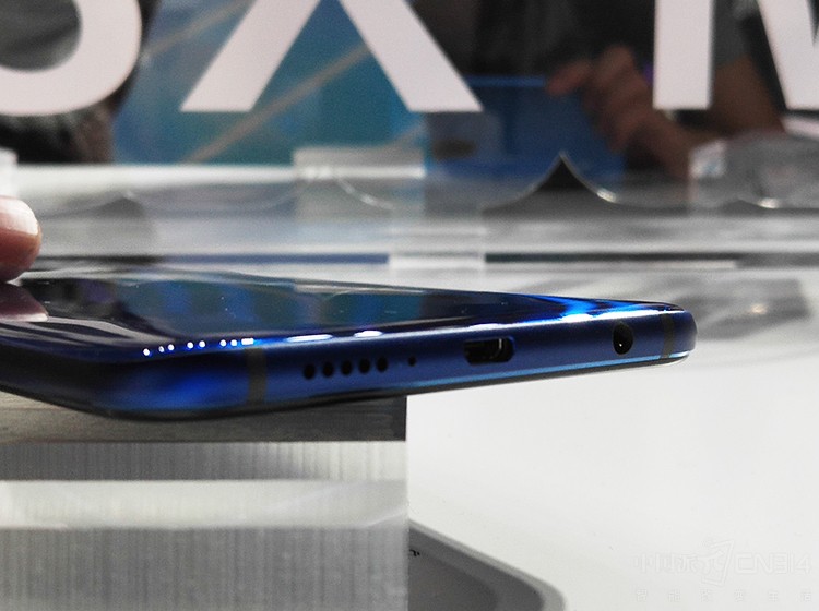 ���⣬��ҫ8X Max���õĴ�����Ϊ��ͨ���������������������636�������������660���ۼ�1499Ԫ������636�棩����������Ҳ�ܲ�����