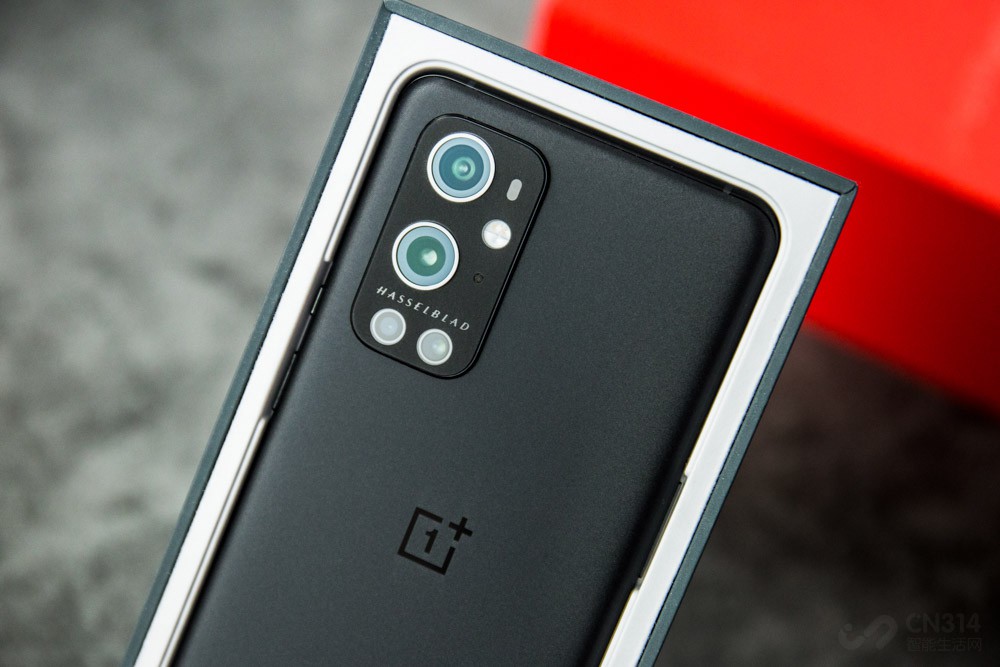  Ӱʦ˴һ9 Proش㣬㾵ͷͷй֤ͷΪ4800Sony IMX789+5000 IMX766Ǿͷ+200غڰ׾ͷ+800 سͷϣгΪ澵ͷЧٳǳʱĻ⡣