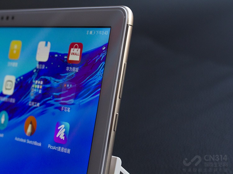 ���濴��ȥ�����Ե�ʮ���˱���������п�Ļ��ȣ������ǵ����ճֻ���˫�ֳ��涼û��ƣ���С�