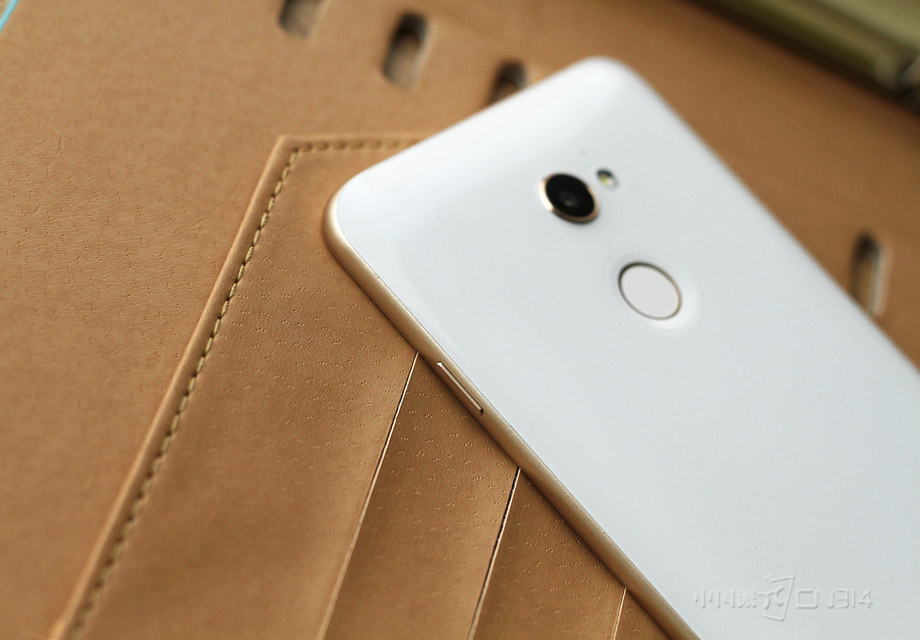 �����Ϸ������1300����������ͷ��ָ��ʶ��ģ�顣