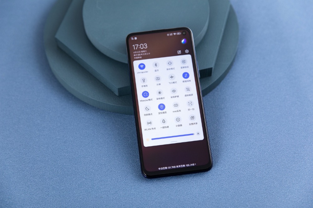 ĹҲܵλʵʹҲкܲճָУǰͷ棬iQOO Neo3ǰͷΪ1600أճʹʱܹʤ