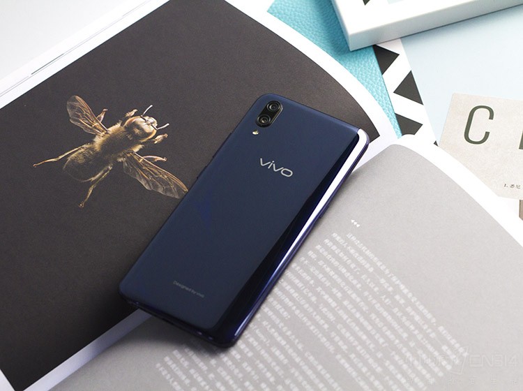 ɫ�ʵı仯��������2018���ֻ���ҵ��������ƣ�������Ӱ����ת������2018��ʱ��Ȧ�ıر�Ԫ�ء���ҹ���ϼ��������ٱ�ࡢ�ɵ����Ѥ����ʡ�����޳������ع���ļ����ҹ��ױ���һ����Ͳ����������������