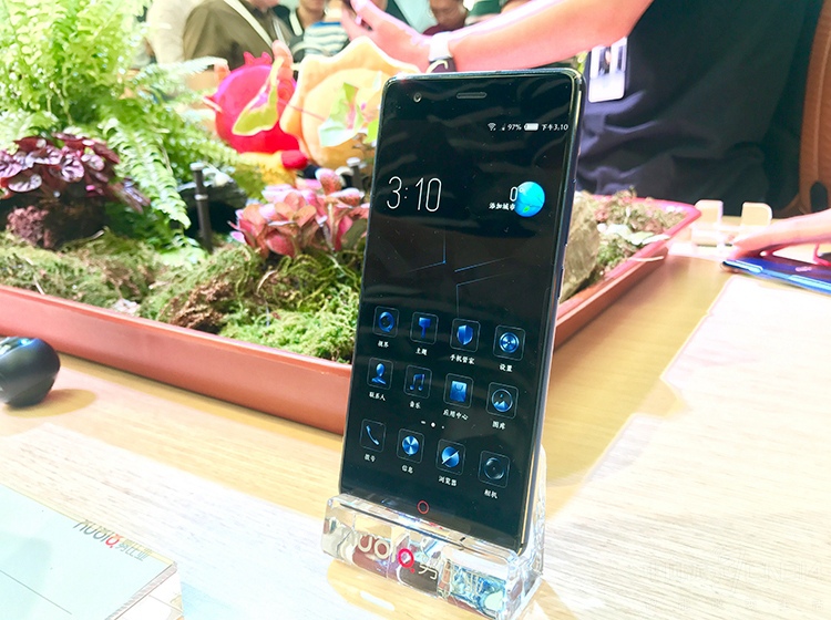 ��Ȼ���������桱ӵ��һ�ַ������񣬸��������鵽�ޱ߿���Ļ�ľ����Ӿ������۸��ƽ�׽��ˣ���Ȼ�͸���ЩԤ�����޵�����ṩ�˸��õ�ѡ��