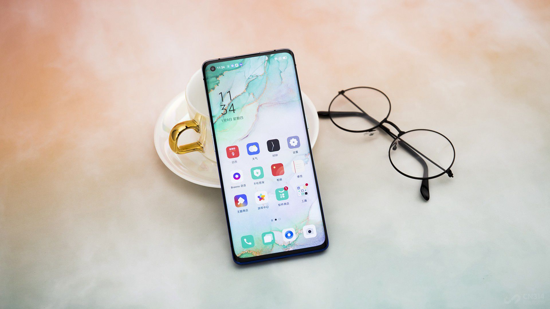 Reno3 Pro������E3���������Ļ����������ʾЧ��ͬʱҲ����Ļ���ø�������һ���棬��Ļָ��ʶ�𷽰������˳��������Ļָ�ƣ�ָ��ģ��غ��������0.266mm����ʹ����һ��۲��۵�5G�ֻ������ĺ��Ҳ����5G�ֻ������������콢�����ᱡ֮һ��