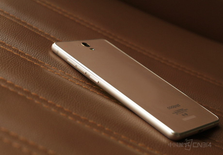 ���а�����λ�ڻ����ұ߿�����ӭ�Ϲ��˵�ʹ��ϰ�ߡ�