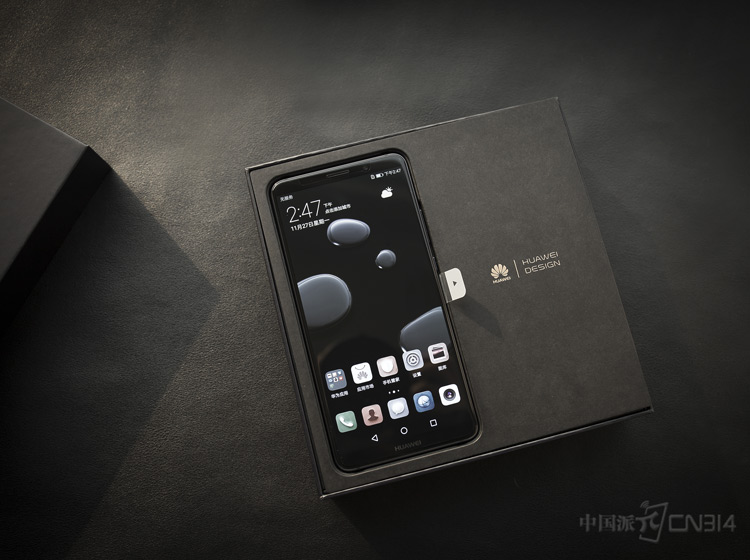 ��ɫ�İ�װ�п���ȥ���ȴ������м��ǻ�Ϊ��logo��