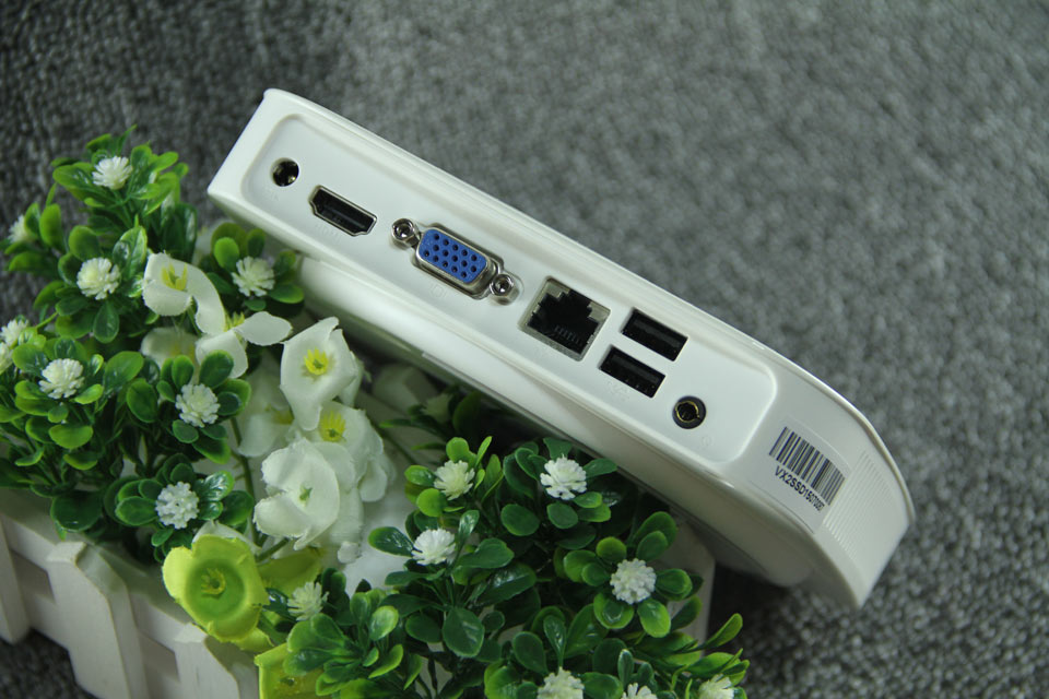 ������һ����Դ�ӿڡ�HDMI������Ƶ����ڡ�һ��RJ45�ӿڡ�����USB2.0��ں�һ��ͨ�ö������
