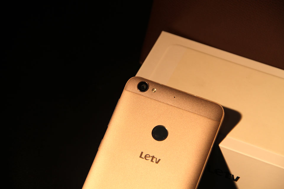 ���������ָ��ʶ��ģ�飬�ر�֮��������1sָ��ʶ��ģ��ı��������˾���Ч�����������ǳ�Ư����