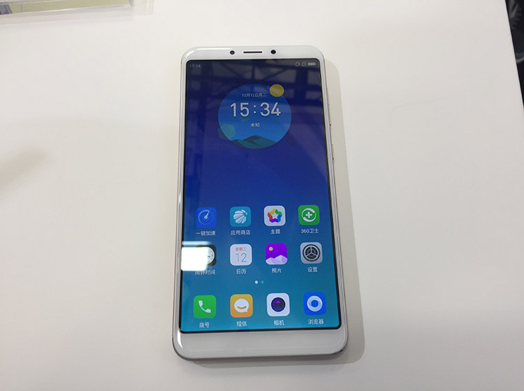 360�ֻ�N6�䱸һ��5.93Ӣ���Full HD+ 18��9ȫ���������ܱ߿�խ���ǳ������Ӿ��𺳡�