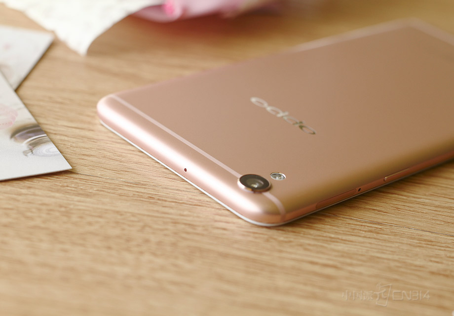 OPPO R9 Plus�Ļ����ϲ��ǳ���ֻ࣬�и�������ˡ�