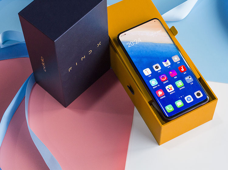 oppo find X����˵���ֻ��г��ϵ�һ�����������ס�û��һ˿������������Ҳ�Ҳ�����ͷ���ֻ������ֻ��������´ﵽ���¸߶ȡ�