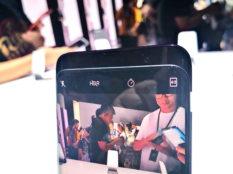 3D�ṹ��Ԫ������ǰ������ͷ����Ͳ�Լ�����˫����ڶ�Ԫ������ȫ��������˫��Ǳ���ṹ�С���Ҫ���ջ����ʱ������ͷ���ٵ�����ʱ��ֻ��0.6�룬�൱����գ�۵�˲�䡣