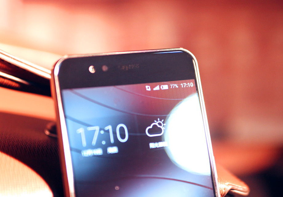 �����2.5D�����ڹ��������»��зǳ�Ư���Ĺ�Ч����������Ƭ�ϵ����Ͻǲ������������Է��֣�ʮ�����ۡ�