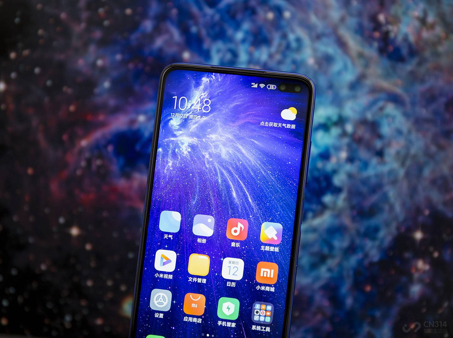 �ֻ�������COF��װ���������ұ߿�Ϊ 1.85mm���ײ���ֻ�� 4.25mm������ϳ�С���ڿ���ƣ���ռ�ȴﵽ��91%��