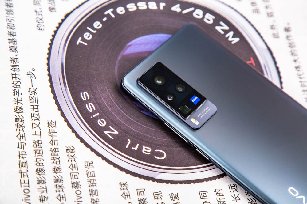 ˴ΪǺѧͷ˾ȺģԺͻΪ⿨ӳһvivo X60 ProģҲZeissС֤