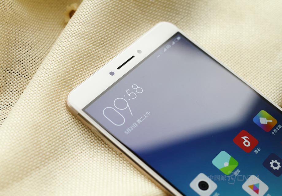 С��Max�������2.5D���沣��������̶����������ֻ������У���������������Ͳ������ͷҲ�����˶Գ�ʽ��ƣ���֪����Ծͤ���ϰ忴������������ĸ����أ�