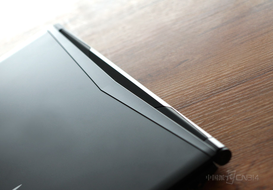 A�����������������˶��ص���������ζ��