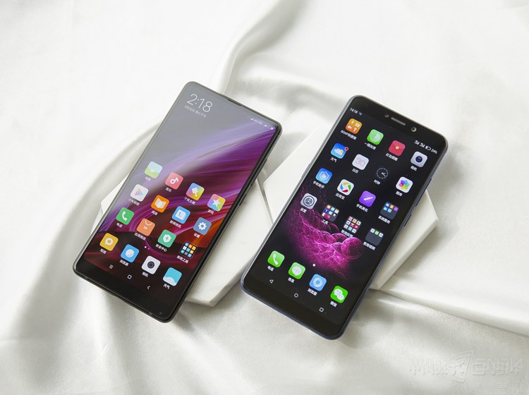 ȫ����ʱ�����ˣ����ںܶ�Ʒ�ƶ������������г���С��MIX2���ܹ�ע������Ʒ��SOAP�Ƴ����¿�R11Ҳ�ܵ�����ǵ���������ô�������ֻ�����һ��Ļ��������˭��ÿ��أ�