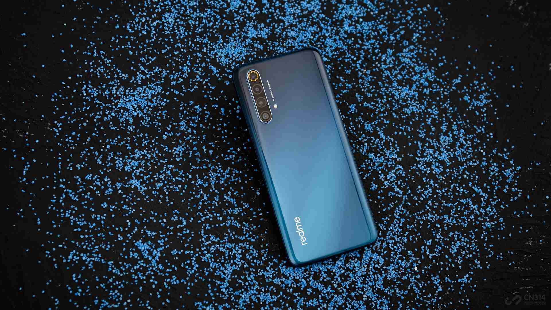 ����Խ�����������ֻ�Ʒ��realme���������µ�˫ģ5G�ֻ�realme X50���û�ӵ������765G����������֧��˫ģ5Gͨ��������ͬʱ��������6400������������ϡ���ǿ��VOOC����4.0��ǿ�����㣬����realme��5Gʱ������һ�ǣ�ͬʱƾ�費�����Լ۱Ȼ����������ǵĵ��ޡ��������Ǿ��������¸û��ǿ���ɫ�ľ���ͼ�ͣ�û׼����֮�����׼�������ˣ�