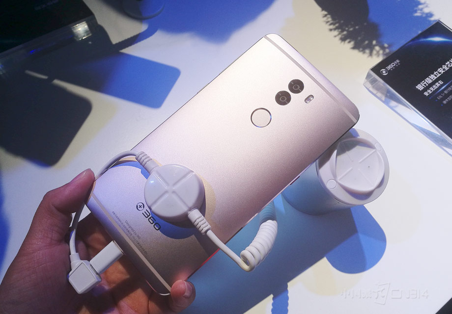 ������ú��ռ���þ�Ͻ���ȫ������������һ�����ࡢ���ͣ����ص�˫������Ϊ��360 Q5�����б�־��