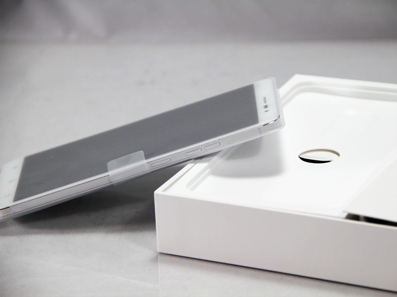 vivo Xplay3S6ӢIPSĻֱΪ2560x1440أܶȸߴ490PPIʾЧʮֳɫvivo Xplay3SۼԼʱиʮ㣬Ӳǿǽ൱ֵÿǵһ