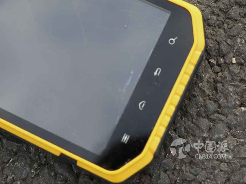 ƺJ4ΪNOTEĳߴ磬5.3ĴĻڿѹѶܶ࣬Ȼ1.5ѹڲҺĻ𻵣ⲿĻȻãִܴﵽѹ̶ס