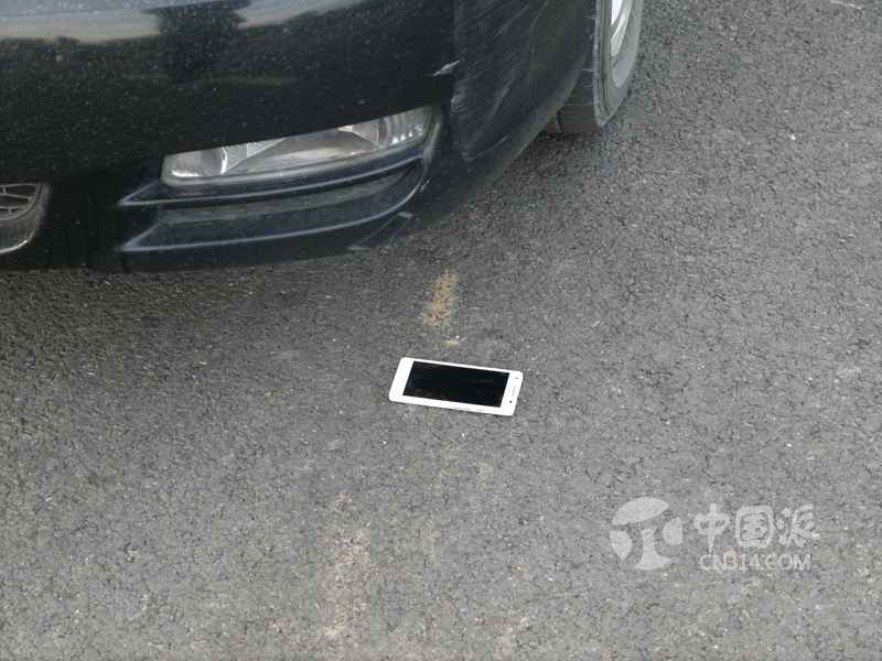 ȵǳҫ3ֻ̥ǰ1000cm20cm20km/h5km/hʻеһǽֻ̥ǰеڶѹԡ